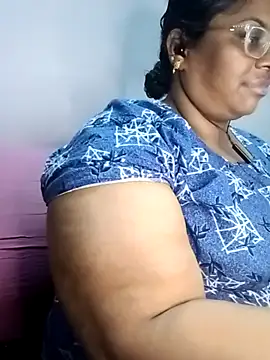 Riya-mallus online show from 11/29/25, 07:25