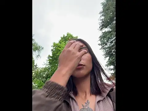 Zoe addiction online show from 05/20/26, 01:30