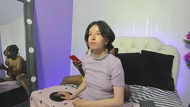 CoralAndOcean  online show from 12/16/25, 06:01