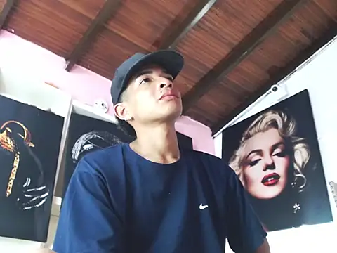 crissex3 online show from 02/19/26, 01:30