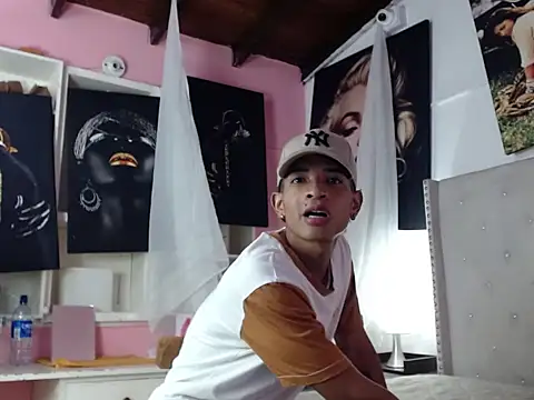 crissex3 online show from 02/21/26, 12:40