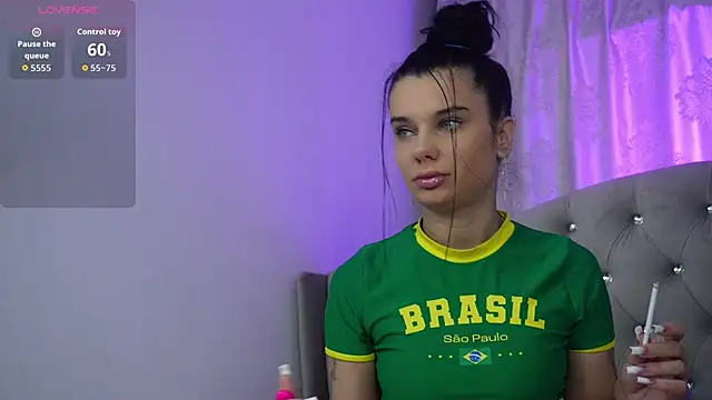 lovely sophia  online show from 12/18/25, 05:45