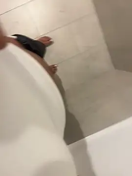 Maia0823 online show from 11/21/25, 04:44