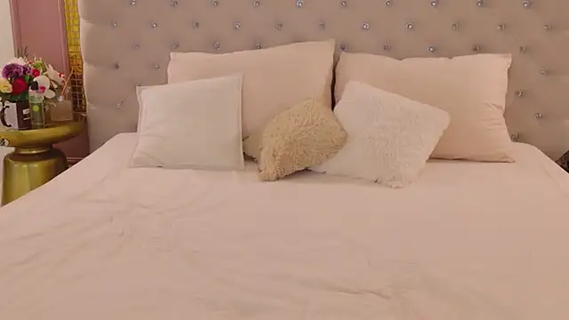 LilyLevine online show from 01/13/26, 05:00