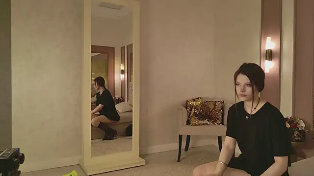 LilyLevine online show from 12/05/25, 06:34