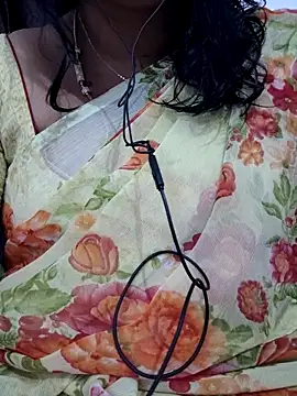 rishitamil01 online show from 11/23/25, 12:26