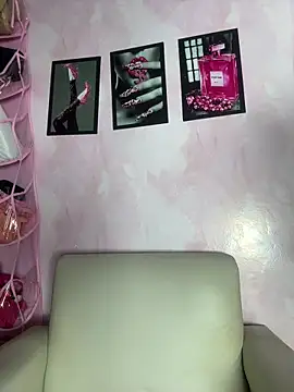 melyssaa23 online show from 04/07/26, 01:29