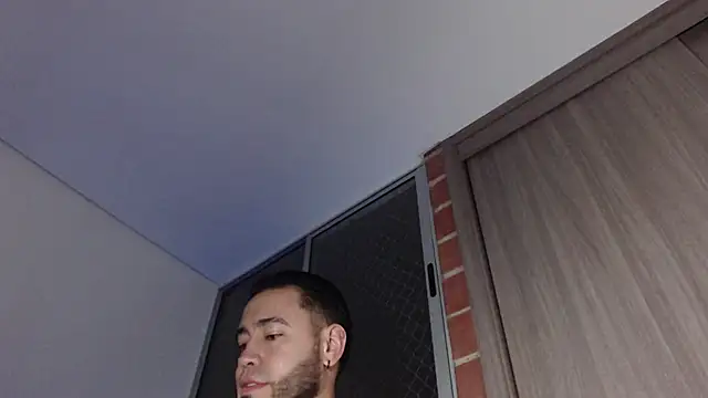 MikeSantoss1 online show from 12/18/25, 01:11