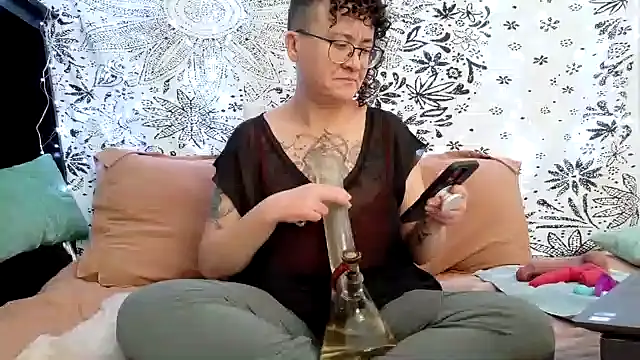 sareberr420 online show from 02/11/26, 03:01