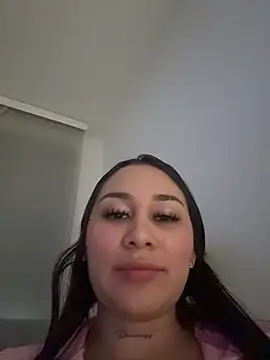 kylie pregnat online show from 11/24/25, 01:22