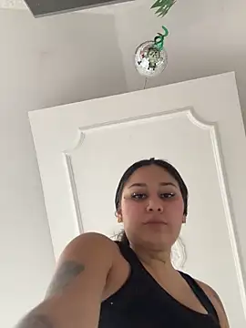 kylie pregnat online show from 11/27/25, 01:11