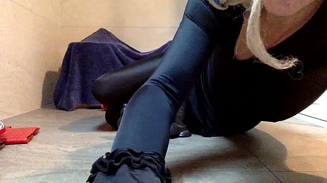 AsiaSlavePantyhosed online show from 12/19/25, 01:46