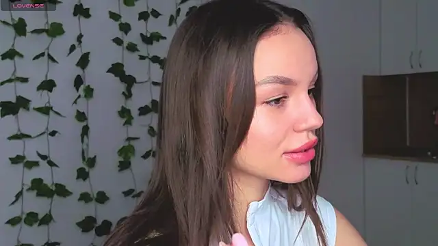 Snapshot of Tiffany_Sweetie chatting on 04/15/26, 12:42 Tiffany Sweetie online show from 04/15/26, 12:42