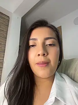 Snapshot of Sammyy_torres chatting on 04/15/26, 04:51 Sammyy torres online show from 04/15/26, 04:51