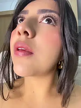 Snapshot of Sammyy_torres chatting on 04/17/26, 04:59 Sammyy torres online show from 04/17/26, 04:59