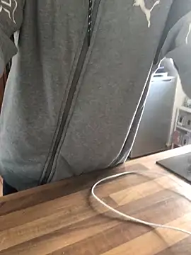 Spielzeugtwink online show from 03/31/26, 04:09