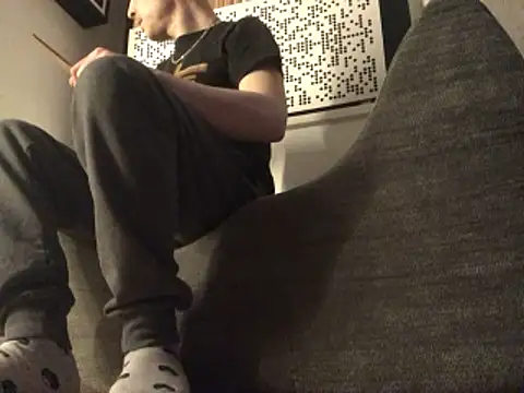 Spielzeugtwink online show from 04/16/26, 10:23