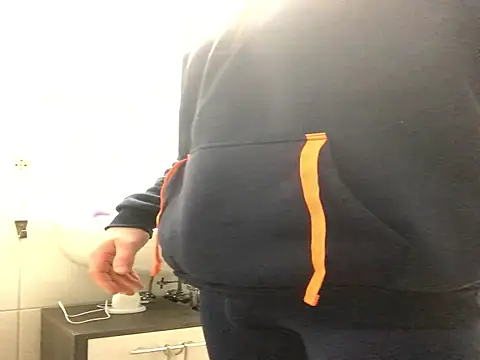 Spielzeugtwink online show from 12/17/25, 10:04