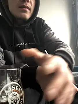 Spielzeugtwink online show from 05/12/26, 03:40