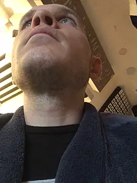 Spielzeugtwink online show from 12/23/25, 12:22