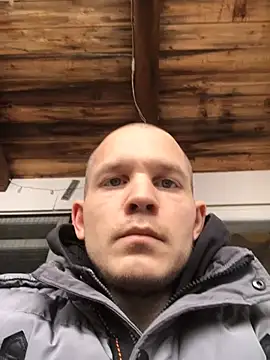 Spielzeugtwink online show from 02/13/26, 01:33