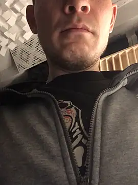 Spielzeugtwink online show from 11/19/25, 05:35