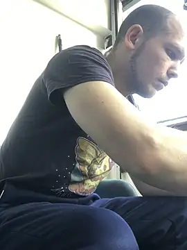 Spielzeugtwink online show from 04/27/26, 12:47