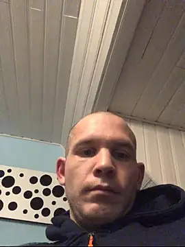 Spielzeugtwink online show from 11/26/25, 12:21