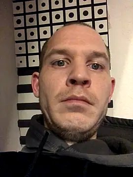 Spielzeugtwink online show from 11/20/25, 04:18