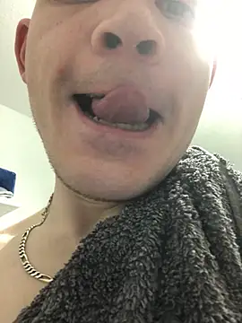 Spielzeugtwink online show from 04/28/26, 09:30