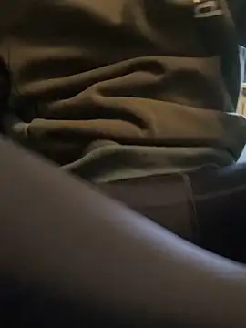 Spielzeugtwink online show from 02/02/26, 02:05