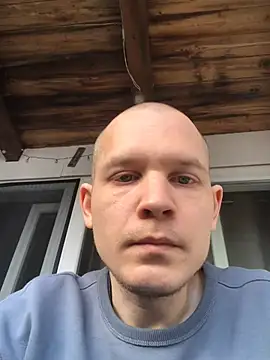 Spielzeugtwink online show from 03/30/26, 01:45