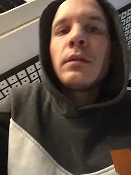 Spielzeugtwink online show from 12/21/25, 11:16