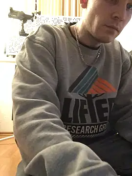 Spielzeugtwink online show from 01/15/26, 12:47