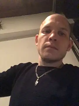 Spielzeugtwink online show from 05/20/26, 11:02