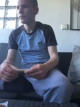 Spielzeugtwink online show from 05/25/26, 02:38