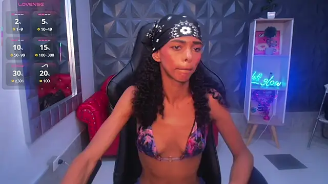 becky lynch 102 online show from 11/27/25, 05:13