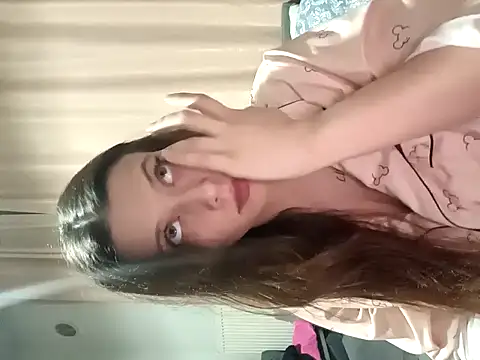 Snapshot of DevinAras chatting on 11/21/25, 12:31 DevinAras online show from 11/21/25, 12:31