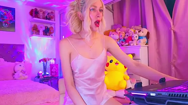 Snapshot of MadamBarbiee chatting on 01/19/26, 12:25 MadamBarbiee online show from 01/19/26, 12:25