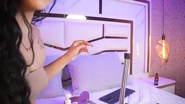 luciana agudelo online show from 04/14/26, 07:30