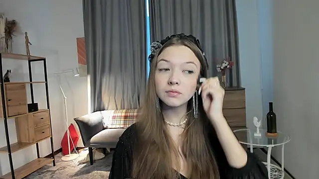 Snapshot of SalliePrutt chatting on 12/18/25, 07:24 SalliePrutt online show from 12/18/25, 07:24