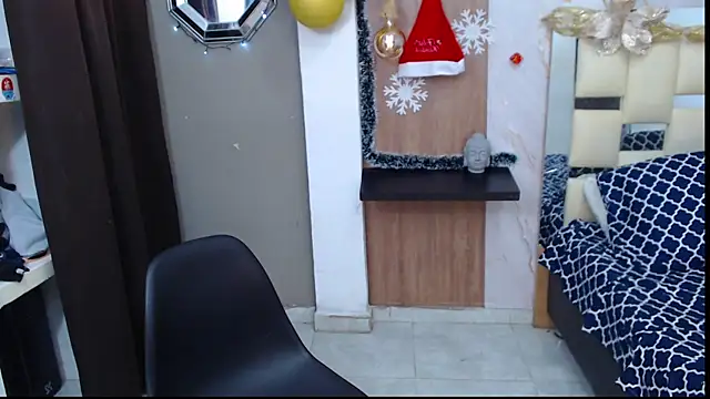 sweett love  online show from 11/24/25, 04:23