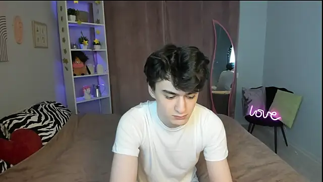 kevinhunter  online show from 11/20/25, 04:07