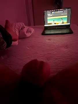 Snapshot of darknebula80 chatting on 12/14/25, 09:53 darknebula80 online show from 12/14/25, 09:53