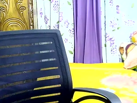 Snapshot of Natasha_pihu chatting on 04/14/26, 05:18 Natasha pihu online show from 04/14/26, 05:18
