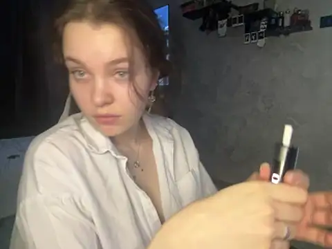 Teresa Yung online show from 12/01/25, 09:26