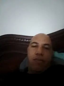 Snapshot of Carajito16 chatting on 12/18/25, 01:15 Carajito16 online show from 12/18/25, 01:15