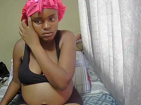 PregiiCaramellxx online show from 11/21/25, 06:45