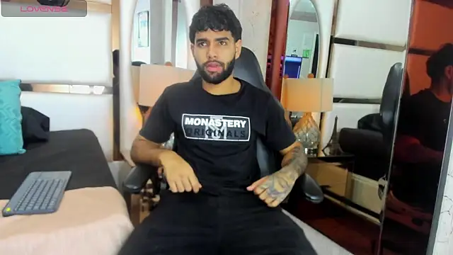 Jesuss77  online show from 11/26/25, 02:06