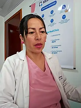 JustSamantha  online show from 04/18/26, 07:07